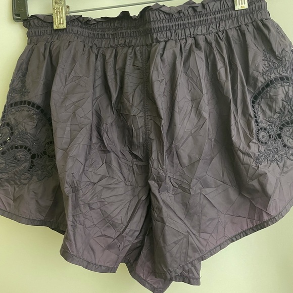 FREE PEOPLE FP MOVEMENT Elevation Eyelet shorts Size XSmall - Picture 5 of 9